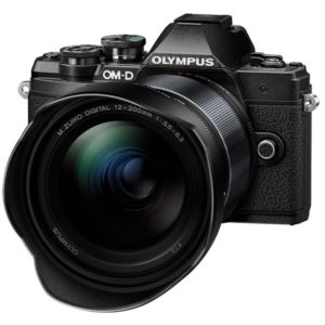 OLYMPUS E-M10 Mark III S czarny + 12-200mm F3.5-6.3 16,6x ZOOM