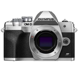 OLYMPUS E-M10 IV BODY SREBRNY + KURIER 0zł + 4 GRATISY + LAMPKA LED