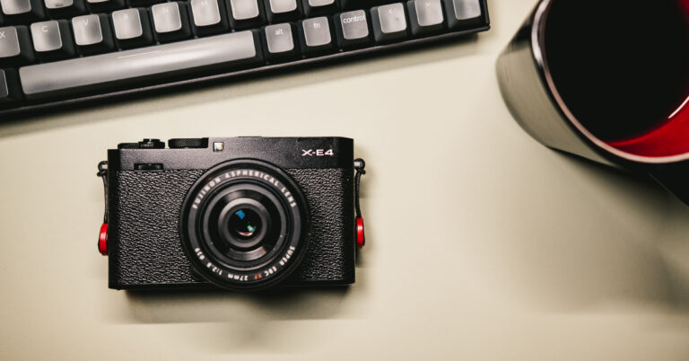 FUJIFILM X-E4 – aparat dla każdego.